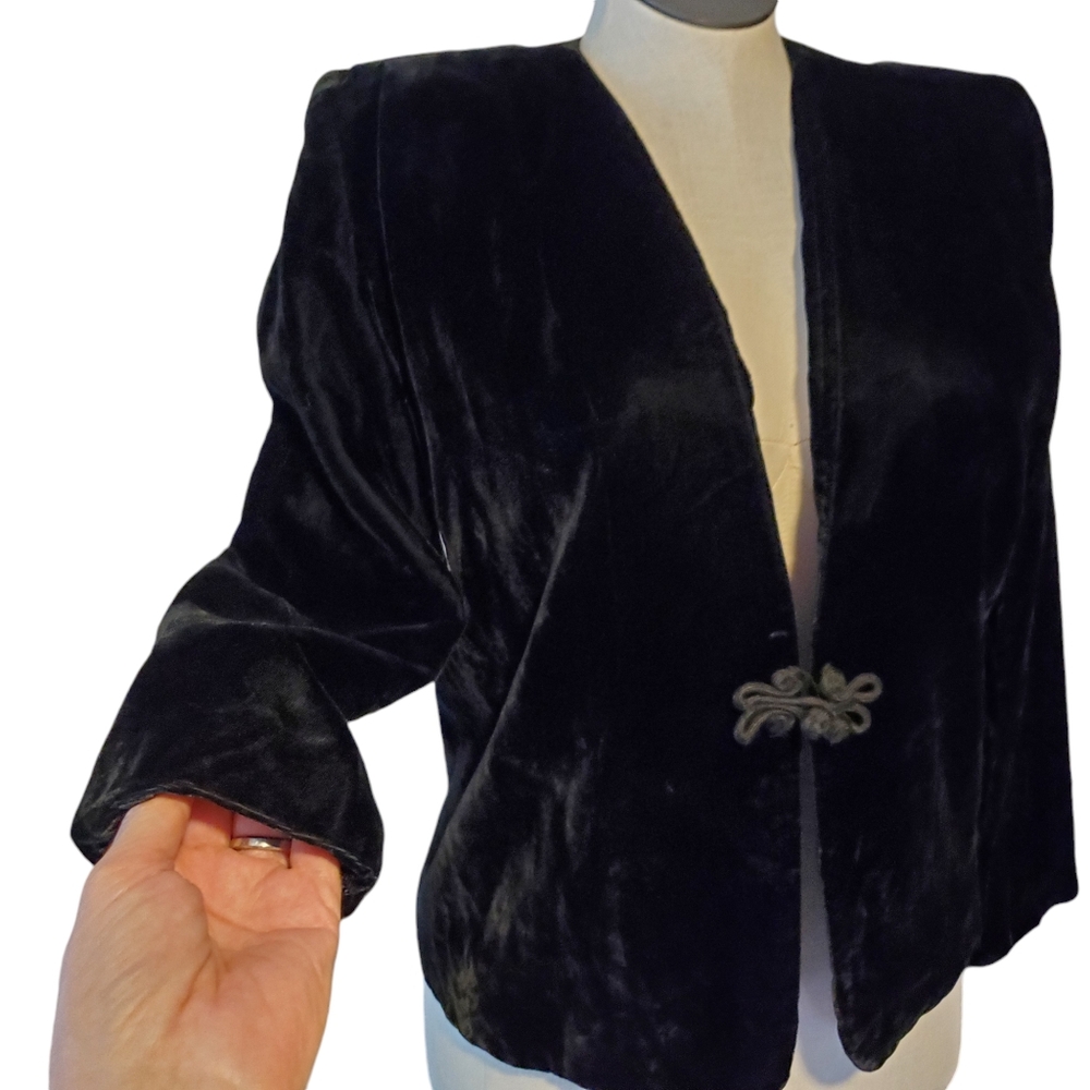 Womens Vintage Black velvet blazer 8p